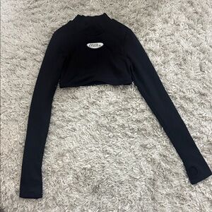 H&M Black Long Sleeve Crop Top